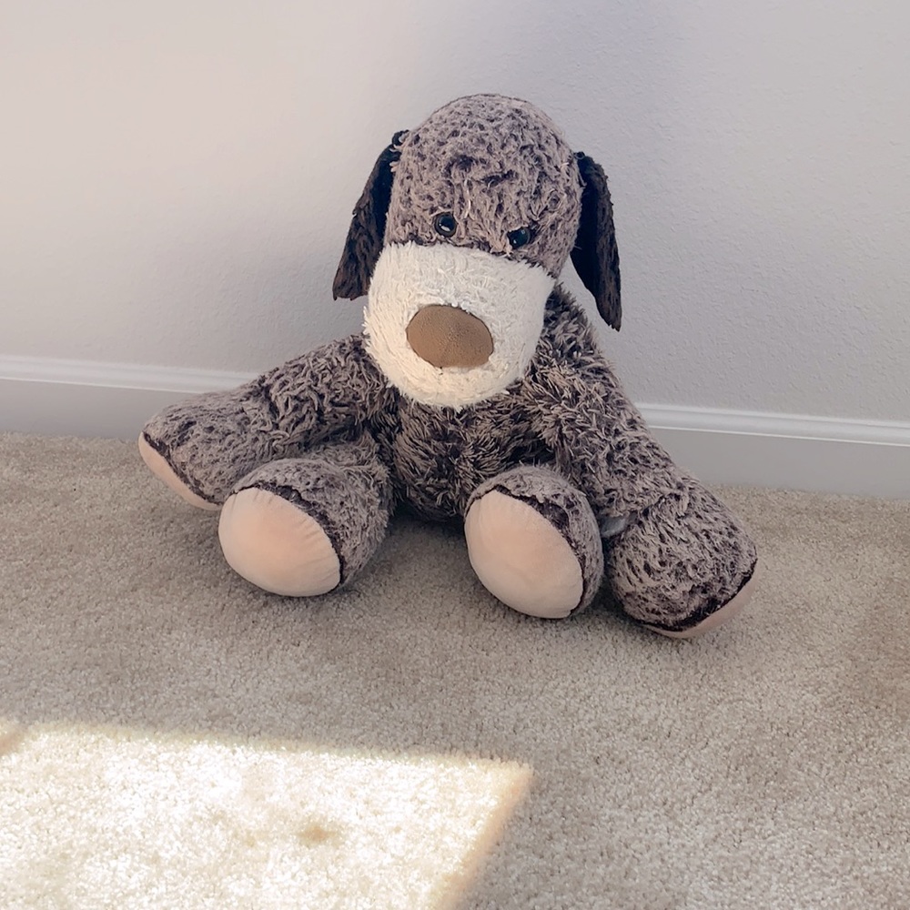 I am selling a stuff dog colors brown and grayish